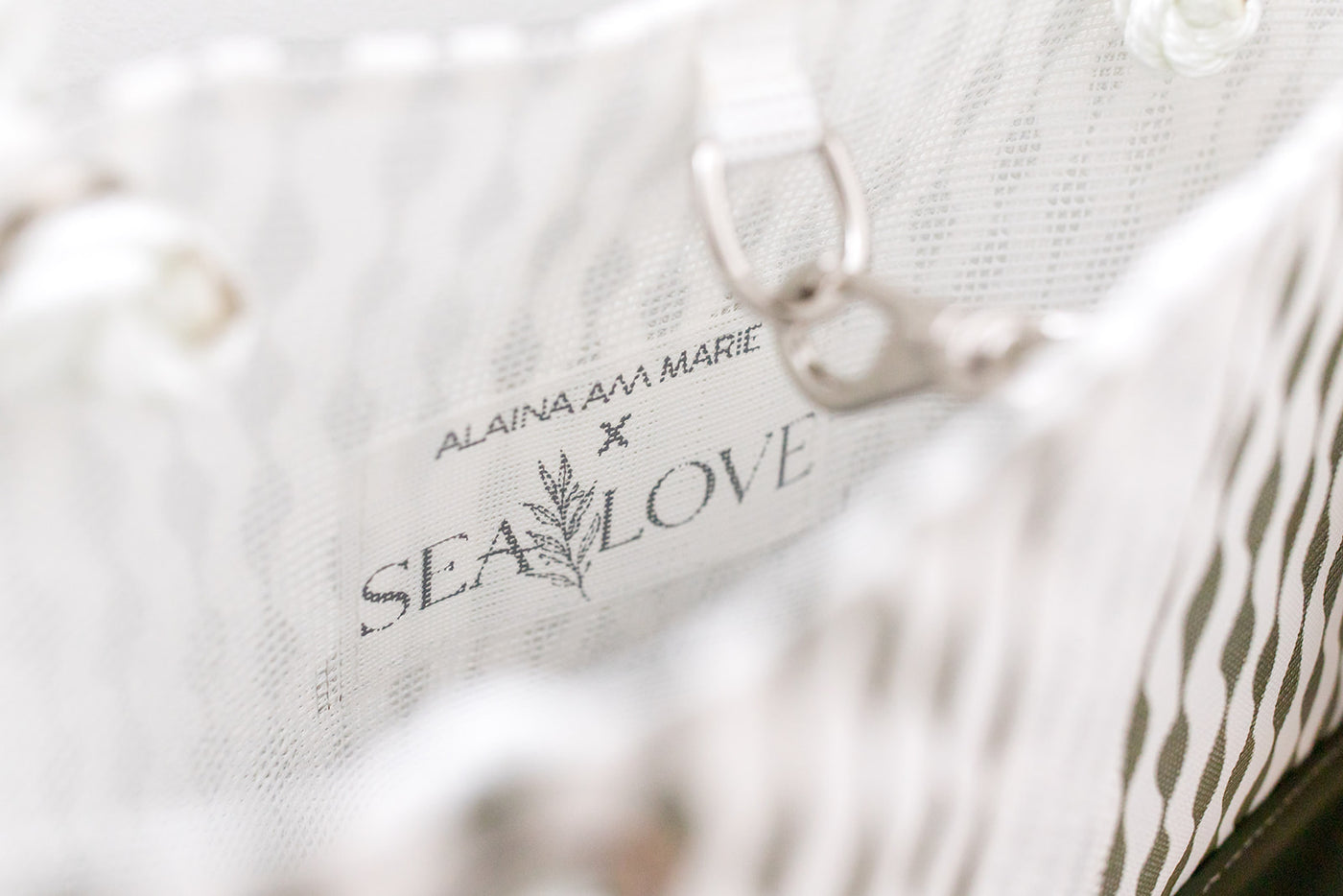 CUSTOM DAY TOTE
